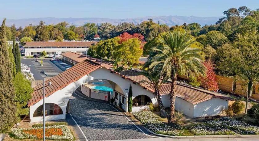 Super 8 By Wyndham San Jose Airport Motel Santa Clara Exterior foto